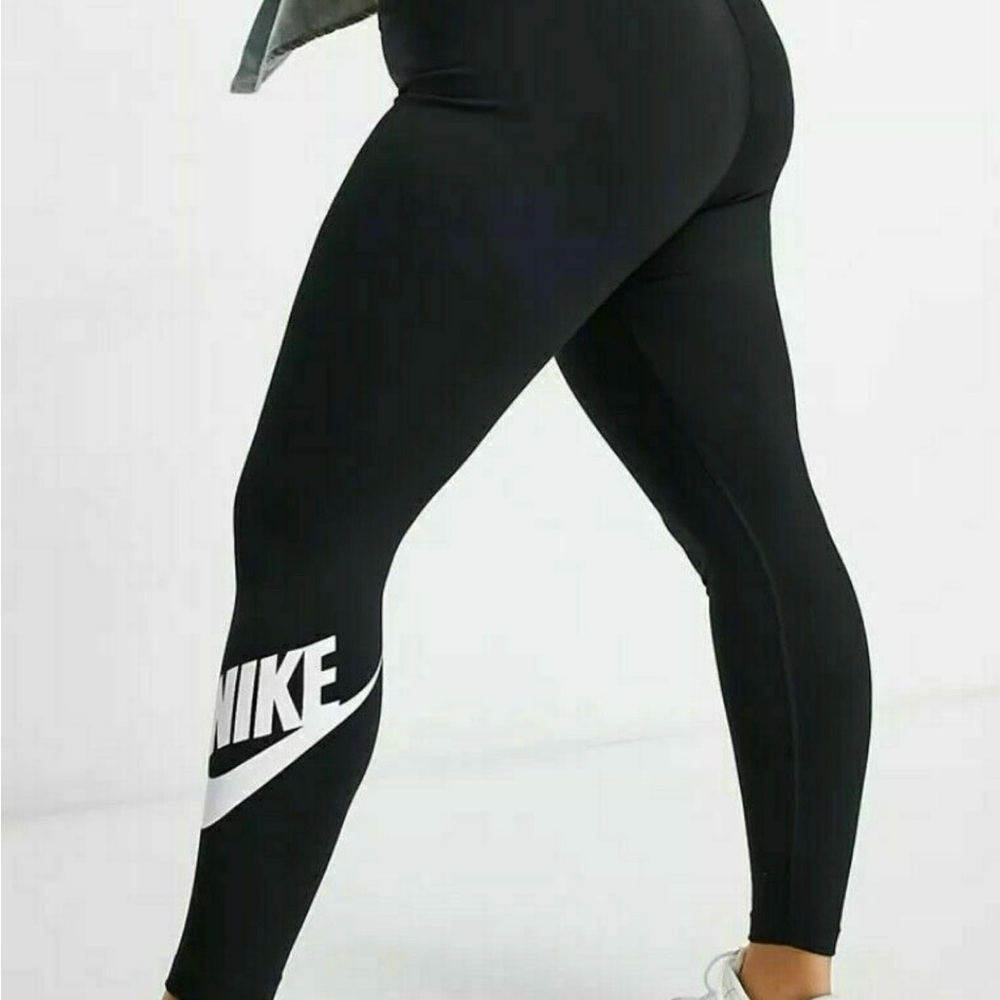 Nike Black Stretch Leggings with High-Waist (XL)